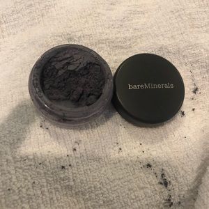 BareMinerals eyeshadow in Skyline